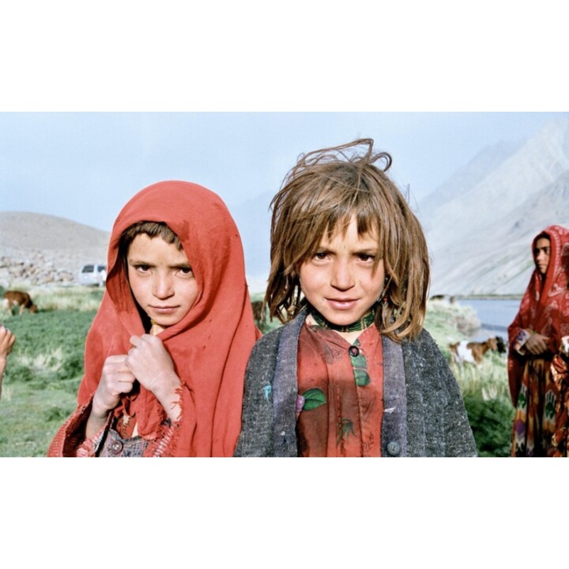 Afghanistan – Jeunes Filles Ismaliennes Photography by Christian Ebel | ArtMajeur