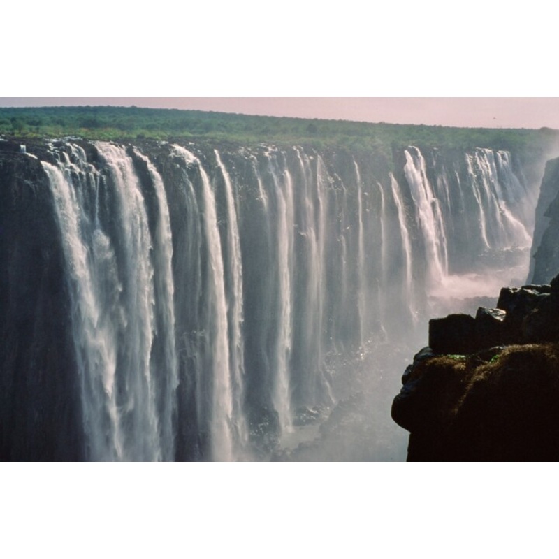 Zimbabwe – Chutes Victoria (Zambse) Photography by Christian Ebel | ArtMajeur