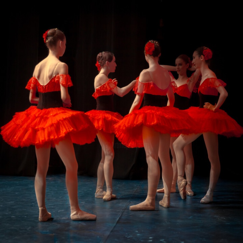 Ballerinas In Red Photography by Dietmar Scherf | ArtMajeur