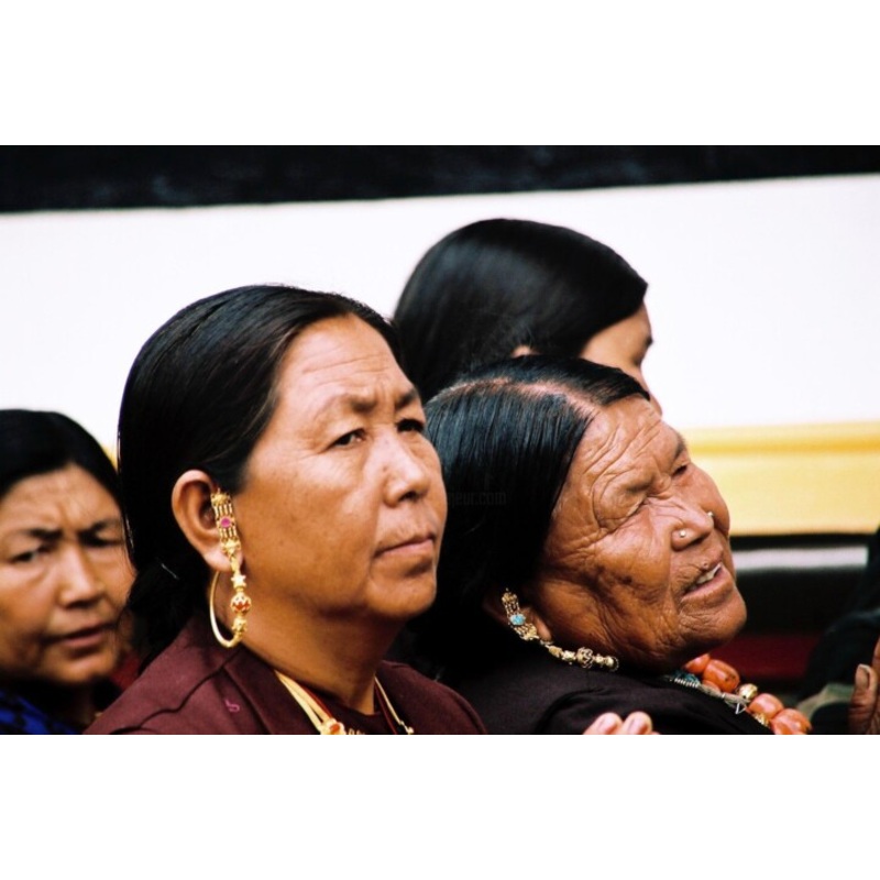 Inde Du Nord – Femmes Bouddhistes Himac Photography by Christian Ebel | ArtMajeur